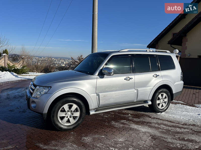 2007 mitsubishi pajero wagon