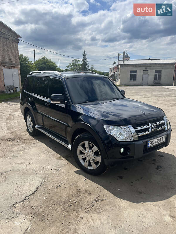 2007 mitsubishi pajero wagon