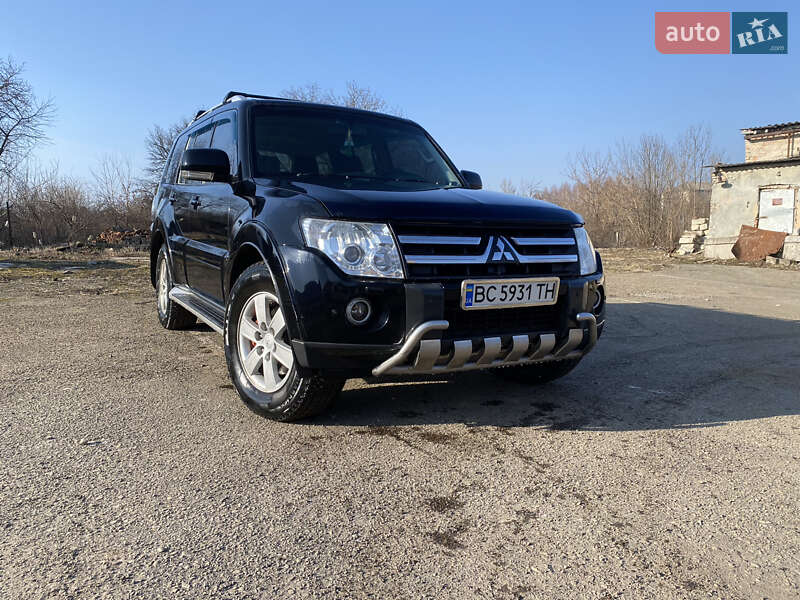 2007 mitsubishi pajero wagon