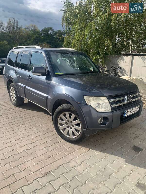 2007 mitsubishi pajero wagon