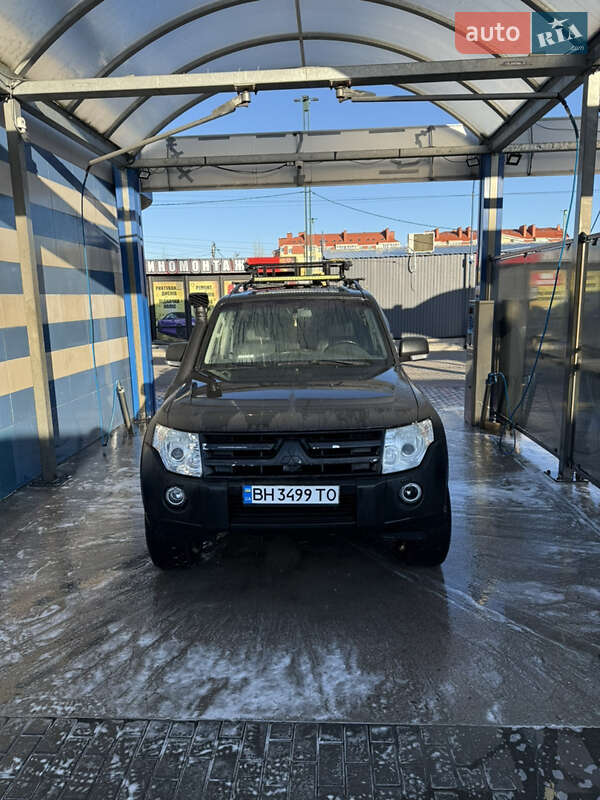 2007 mitsubishi pajero wagon