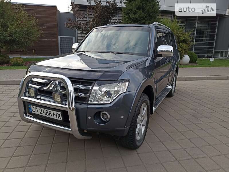 2007 mitsubishi pajero wagon