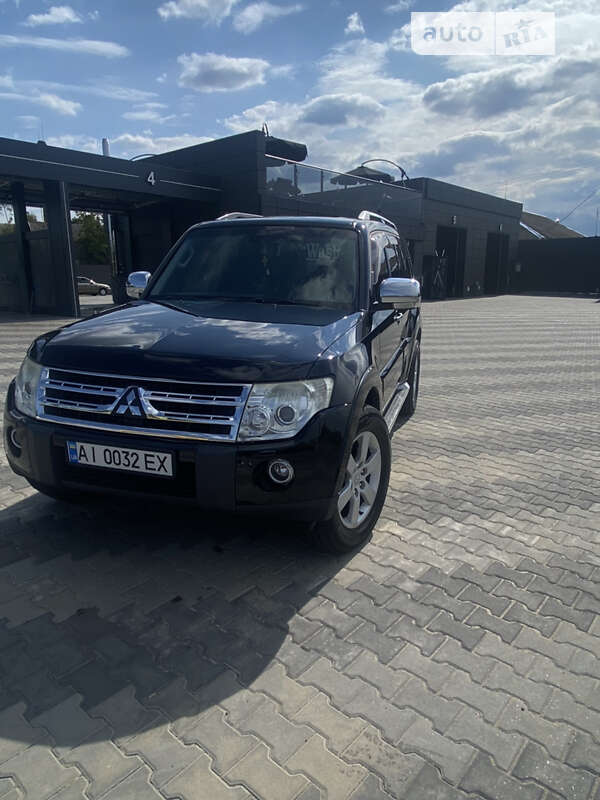 2008 mitsubishi pajero wagon