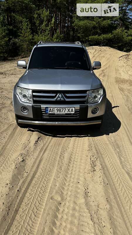 2008 mitsubishi pajero wagon