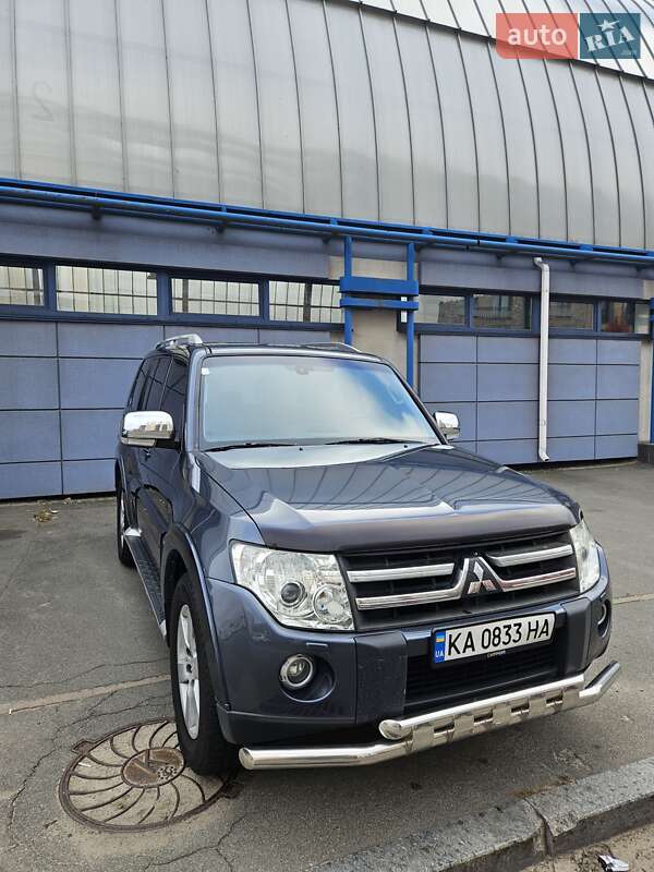 2008 mitsubishi pajero wagon