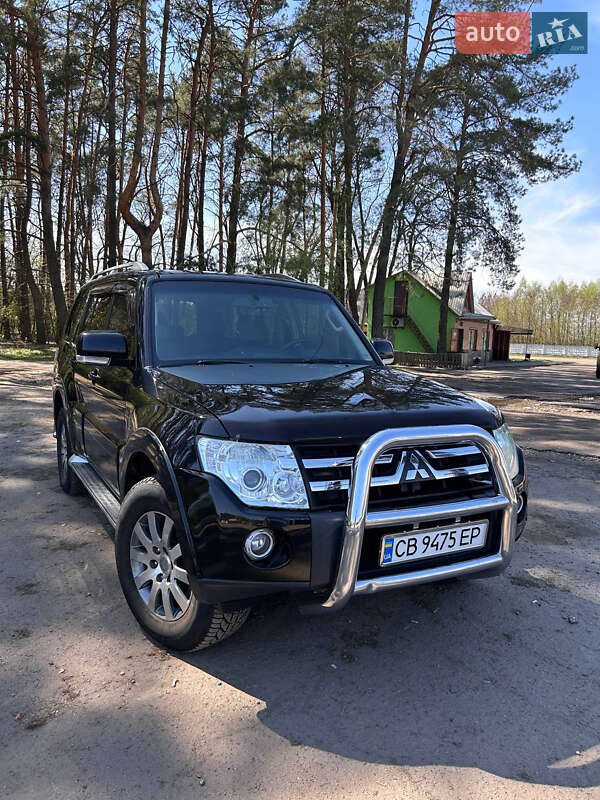 2008 mitsubishi pajero wagon