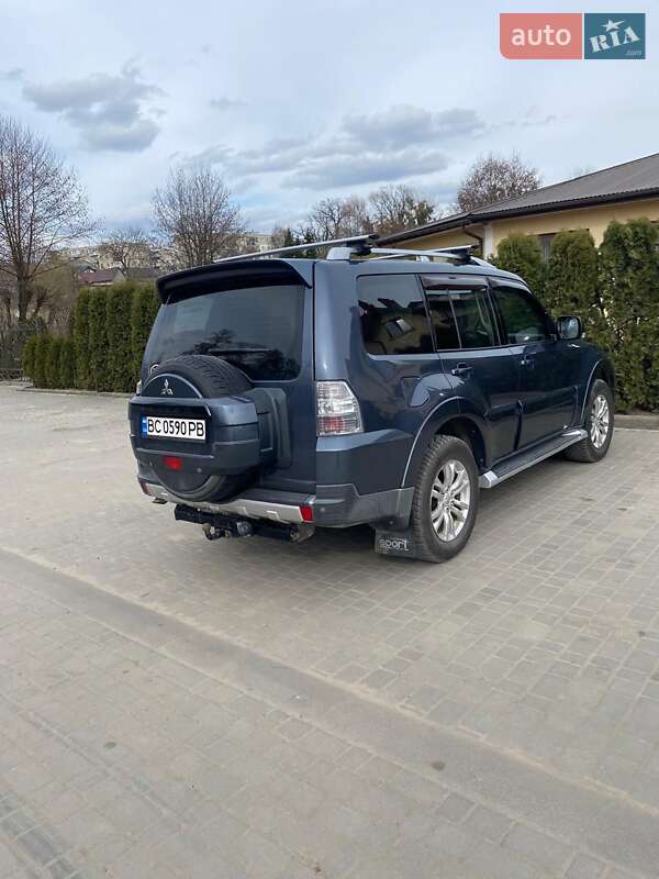2008 mitsubishi pajero