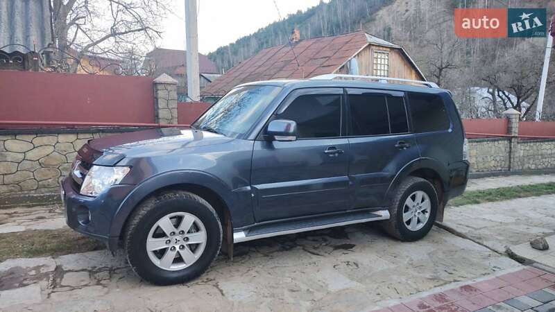 2008 mitsubishi pajero wagon