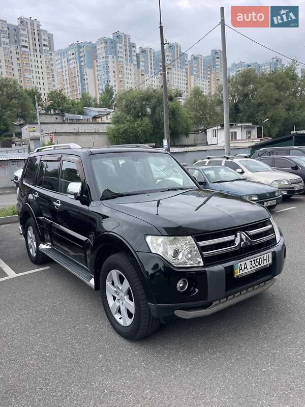 2008 mitsubishi pajero wagon