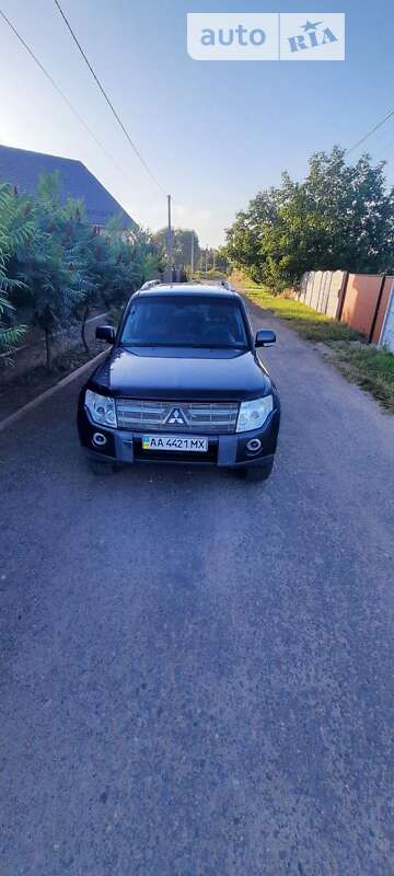 2008 mitsubishi pajero wagon