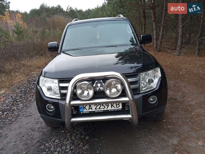 2008 mitsubishi pajero wagon