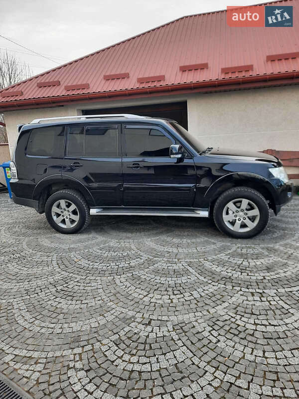 2008 mitsubishi pajero wagon