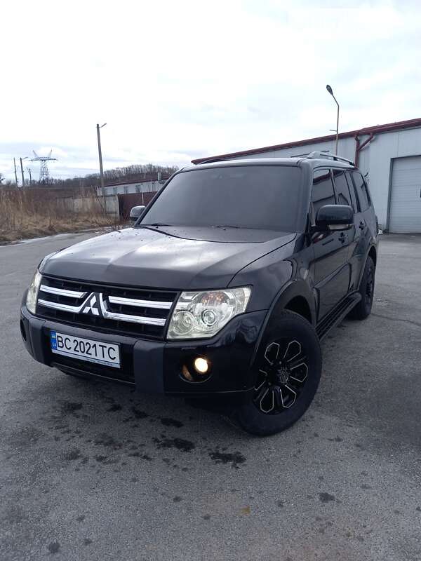 2008 mitsubishi pajero wagon