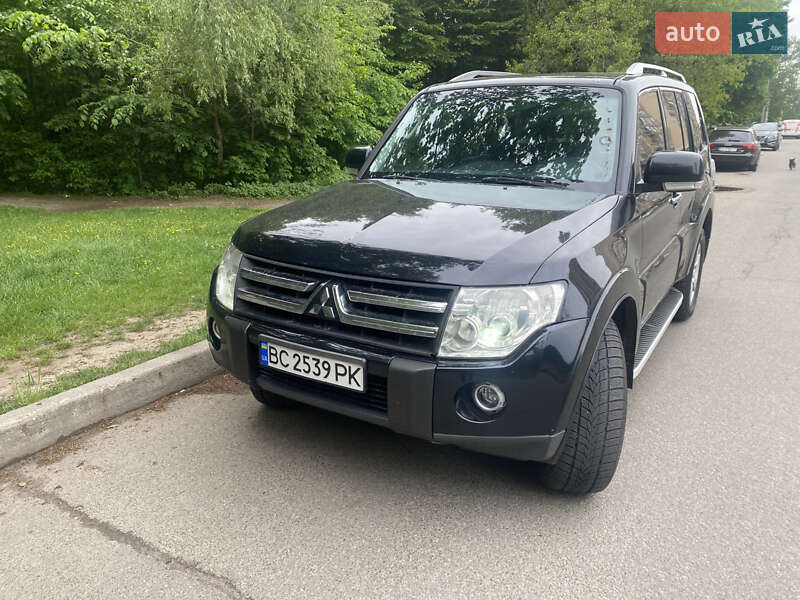 2008 mitsubishi pajero wagon