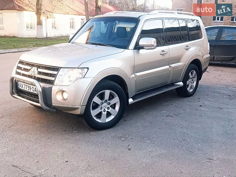 2008 mitsubishi pajero wagon