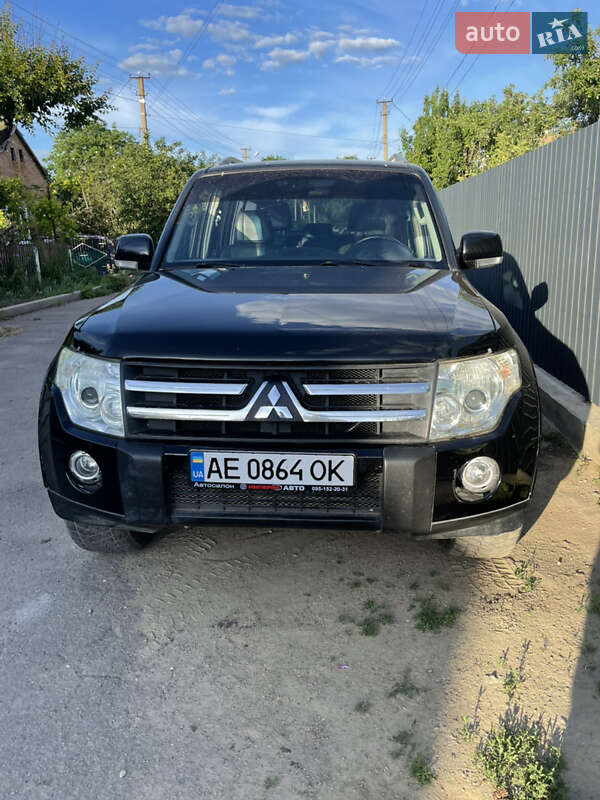 2008 mitsubishi pajero wagon
