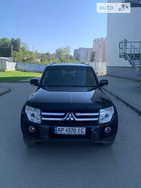 2009 mitsubishi pajero