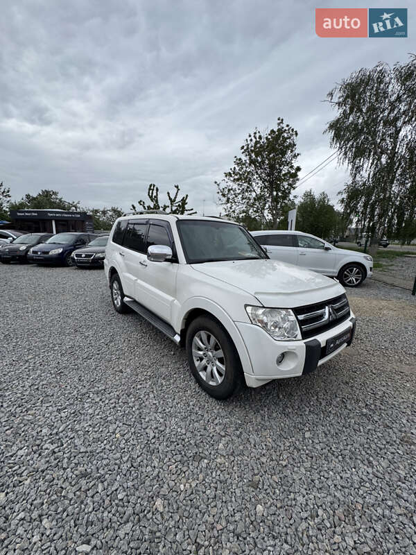 2010 mitsubishi pajero