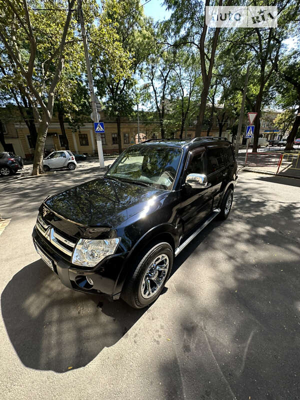 2010 mitsubishi pajero