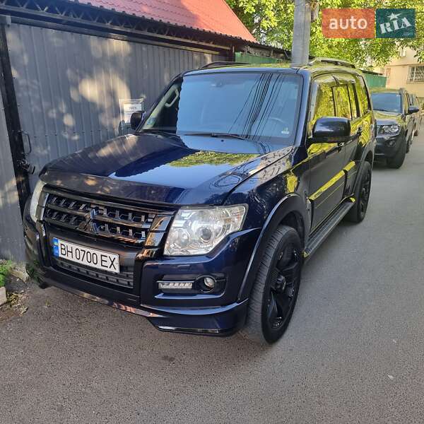 2010 mitsubishi pajero