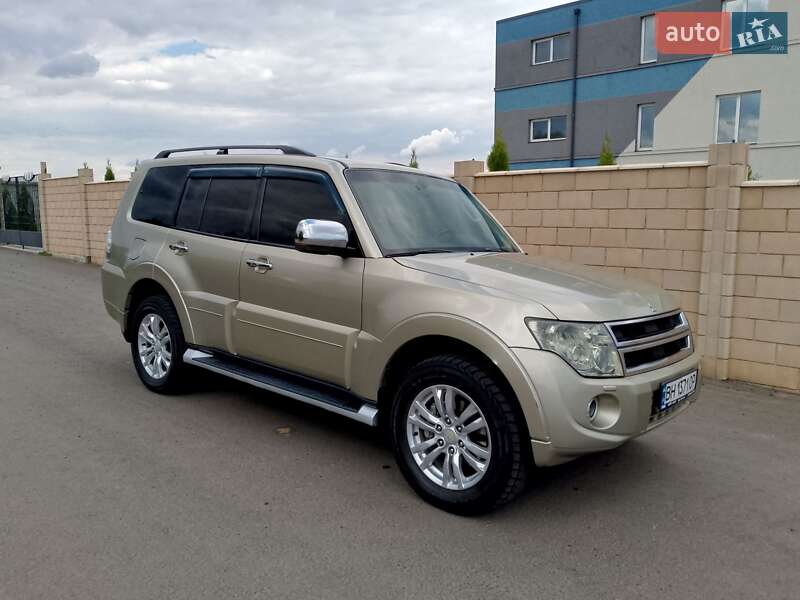 2013 mitsubishi pajero