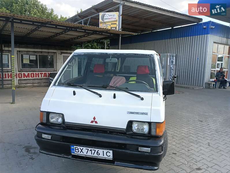 1992 mitsubishi l 300