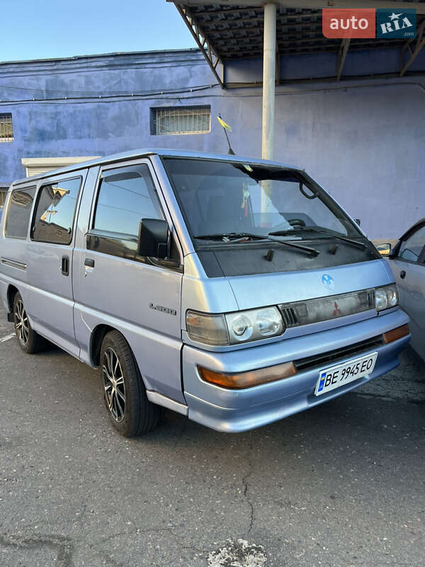 1992 mitsubishi l 300