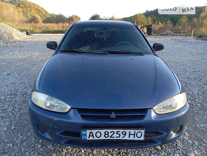 2000 mitsubishi colt