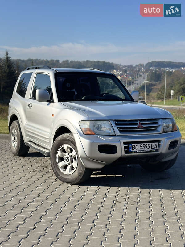 2000 mitsubishi pajero