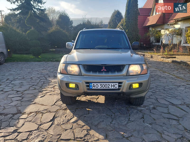 2001 mitsubishi pajero wagon
