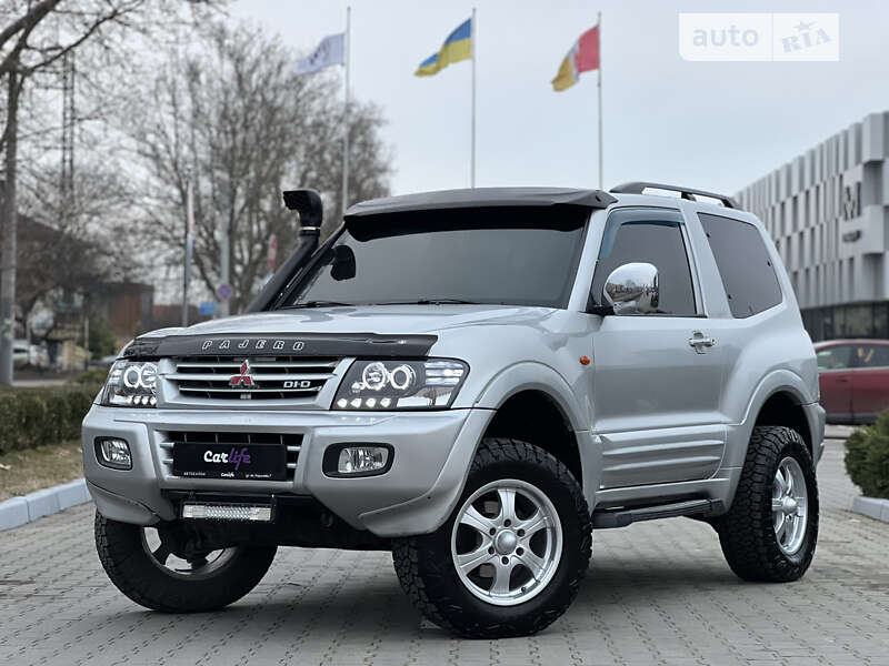 2002 mitsubishi pajero