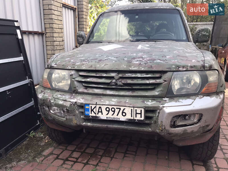 2002 mitsubishi pajero
