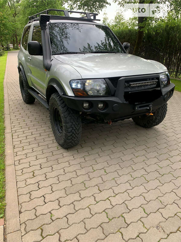 2001 mitsubishi pajero