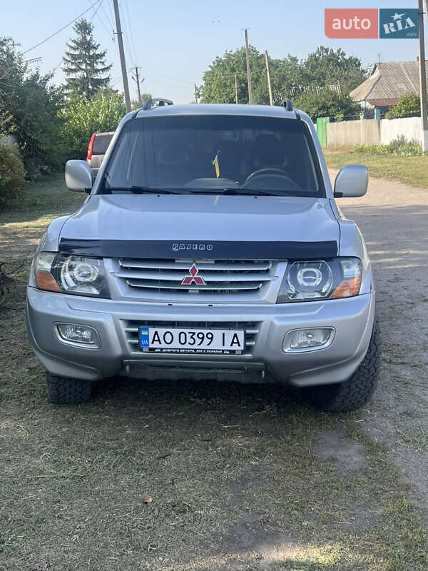 2000 mitsubishi pajero