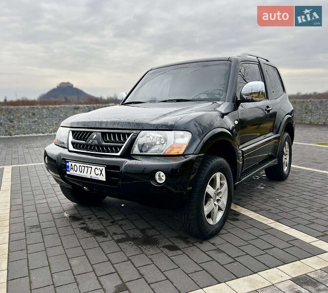 2004 mitsubishi pajero