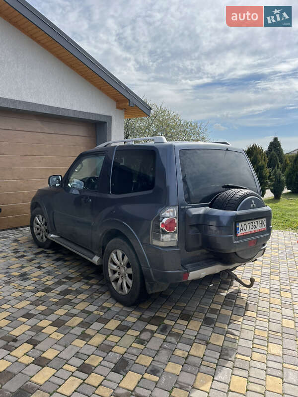 2010 mitsubishi pajero