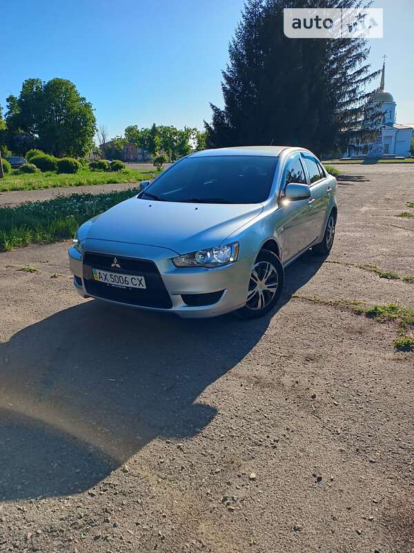2010 mitsubishi lancer