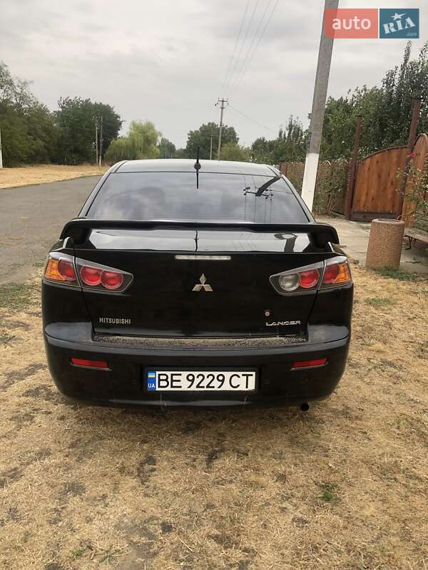 2010 mitsubishi lancer