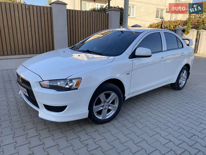 2010 mitsubishi lancer