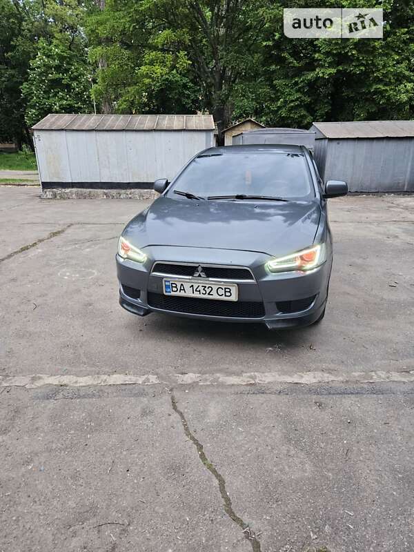 2010 mitsubishi lancer