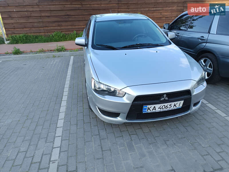 2011 mitsubishi lancer