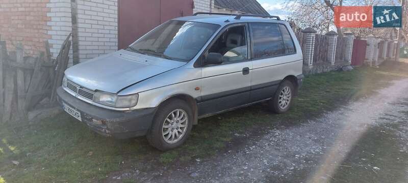 1993 mitsubishi space runner