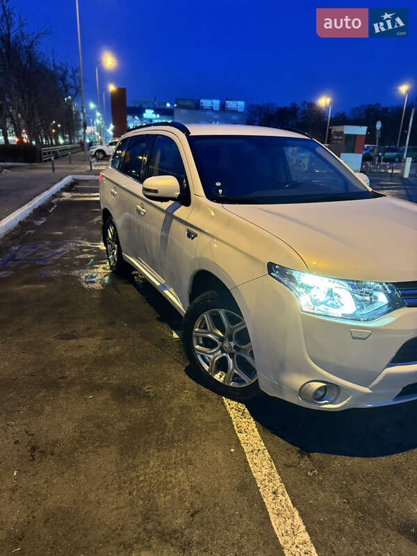 2014 mitsubishi outlander