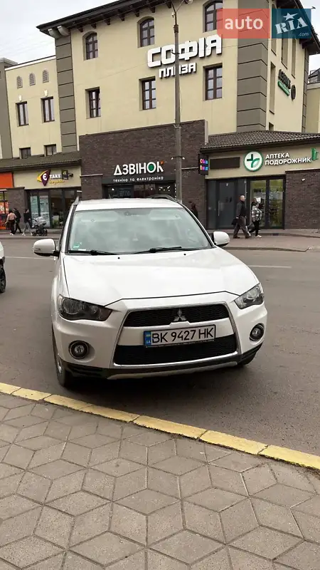 2011 mitsubishi outlander