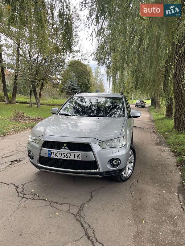 2011 mitsubishi outlander