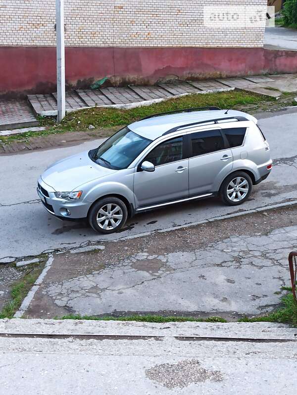 2010 mitsubishi outlander