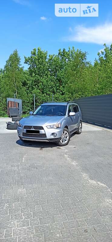 2012 mitsubishi outlander
