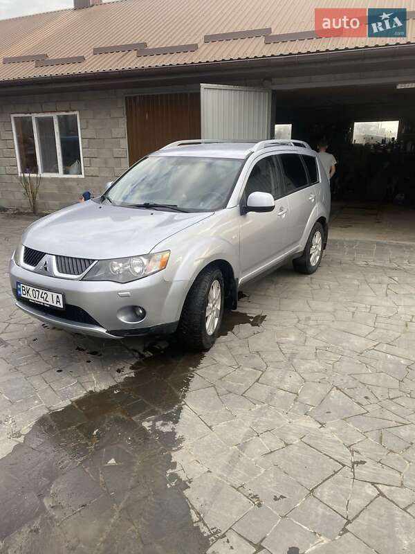 2008 mitsubishi outlander