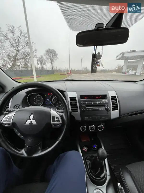 2010 mitsubishi outlander