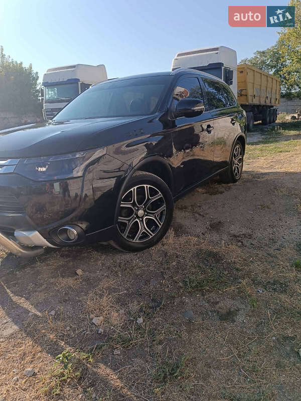 2014 mitsubishi outlander